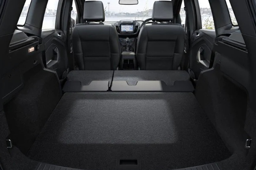 Espace de coffre Ford