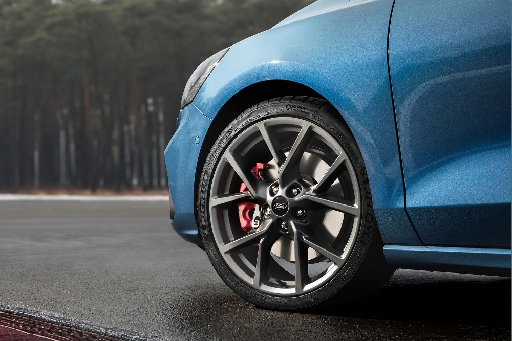 Roue d’une Ford Puma