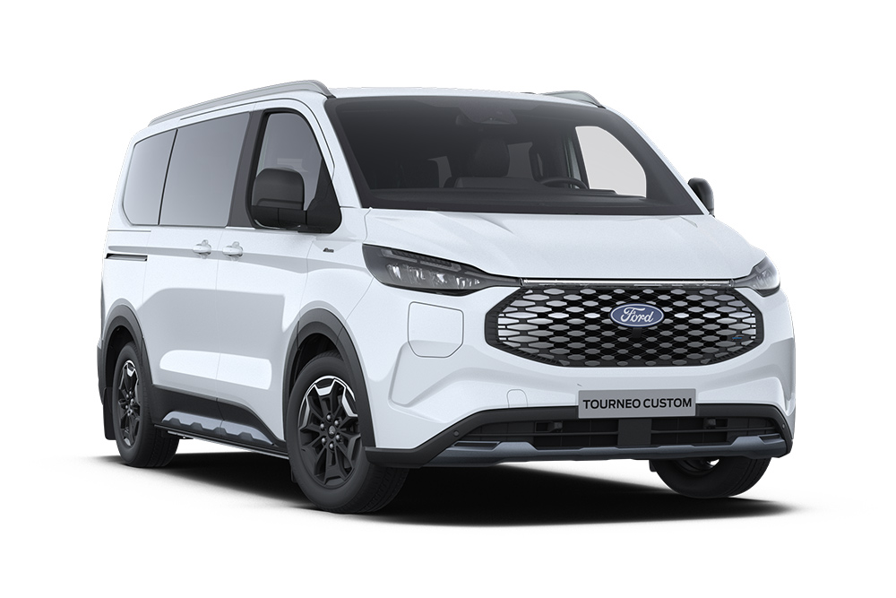 Angle avant gauche d’un Ford E-Tourneo Custom Active blanc.
