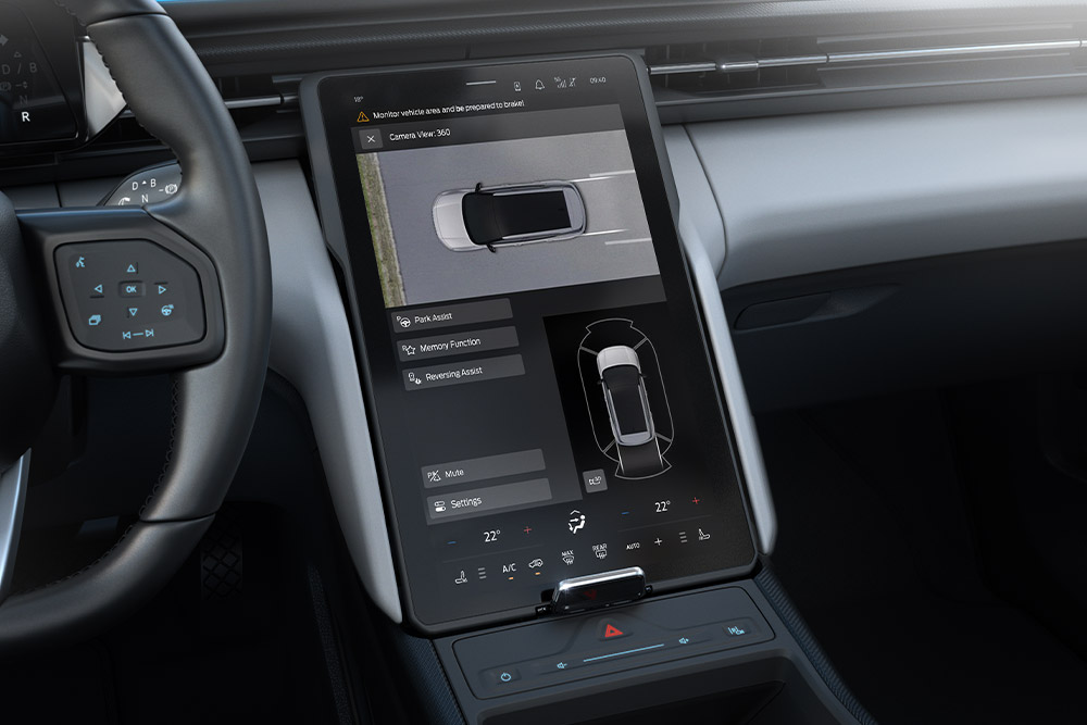 Gros plan sur le tableau de bord d’un Ford Explorer® présentant ses capacités technologiques. 