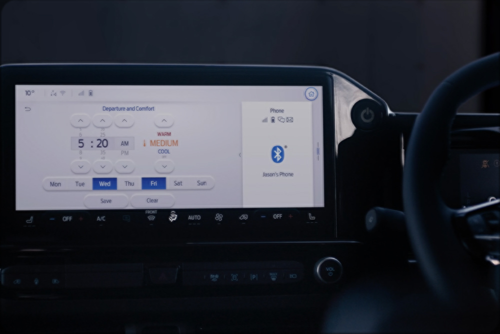Écran d’infodivertissement d’un Ford E-Transit Custom.