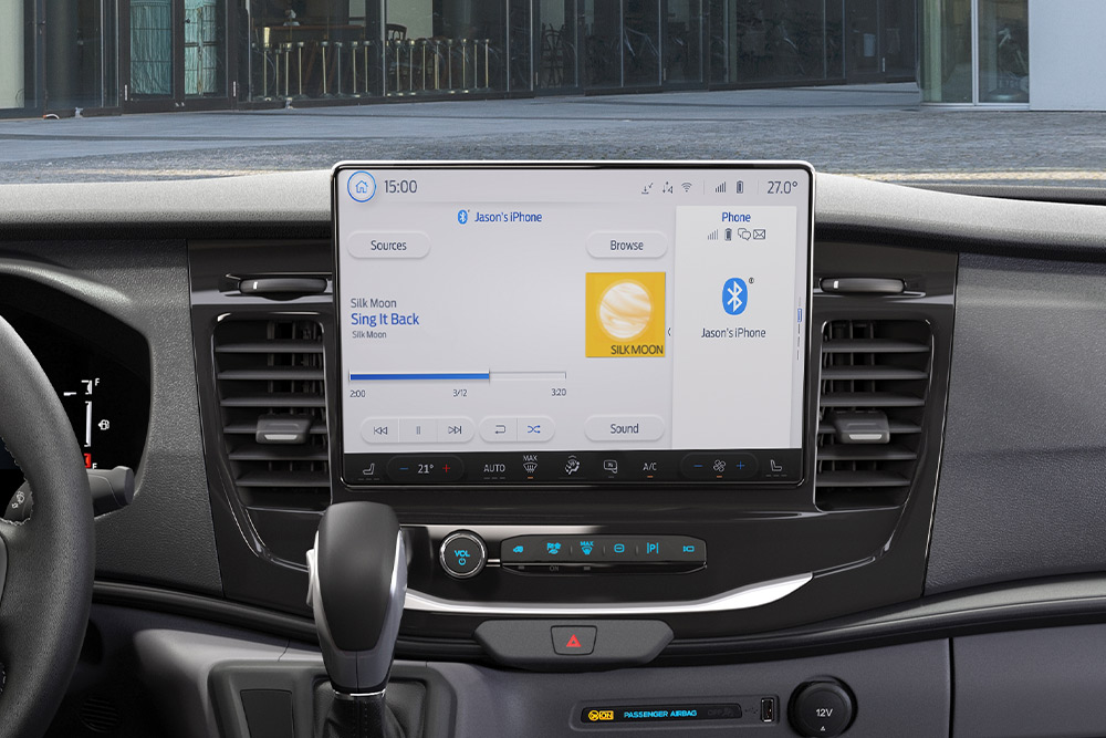 Tableau de bord du Ford Transit Kombi avec écran tactile SYNC® 3 de 8 pouces.