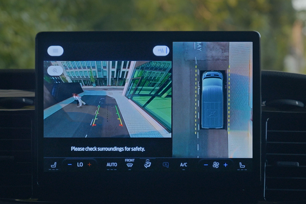 Écran SYNC 4 affichant l’image de la caméra à 360°.